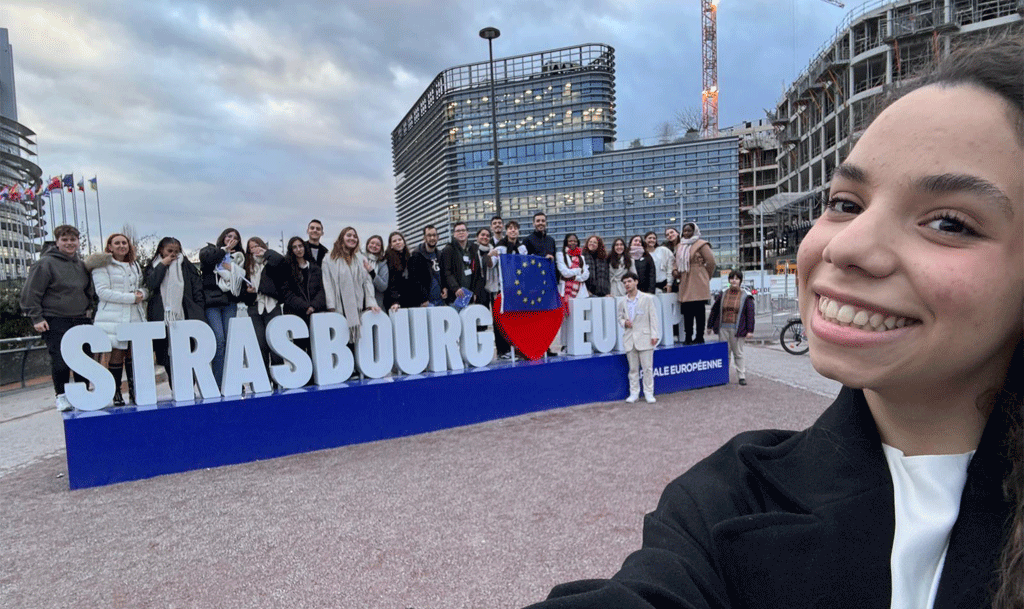 Participação na sessão Euroscola, no ano de 2025, no Parlamento Europeu, em Estrasburgo.