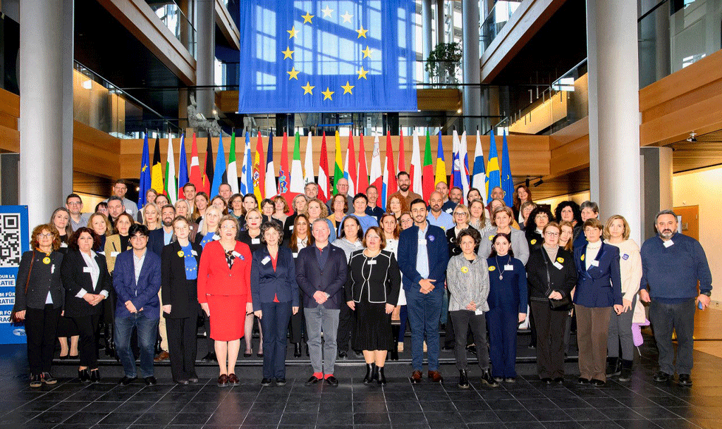 Participação na sessão Euroscola, no ano de 2025, no Parlamento Europeu, em Estrasburgo.
